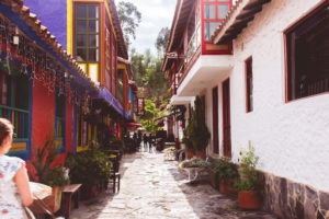 Calle en Pueblo colonial Colombia