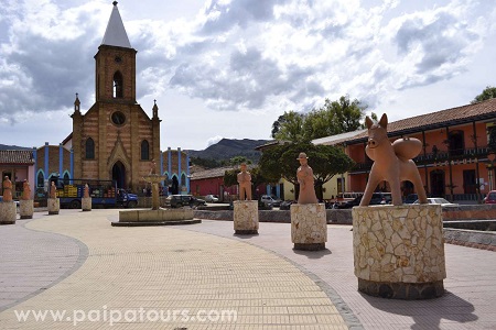 Plaza e Iglesia de Ráquira Boyacá