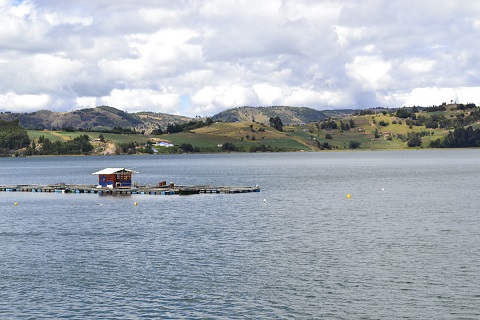 Casa flotante en el Lago de Tota en Boyacá